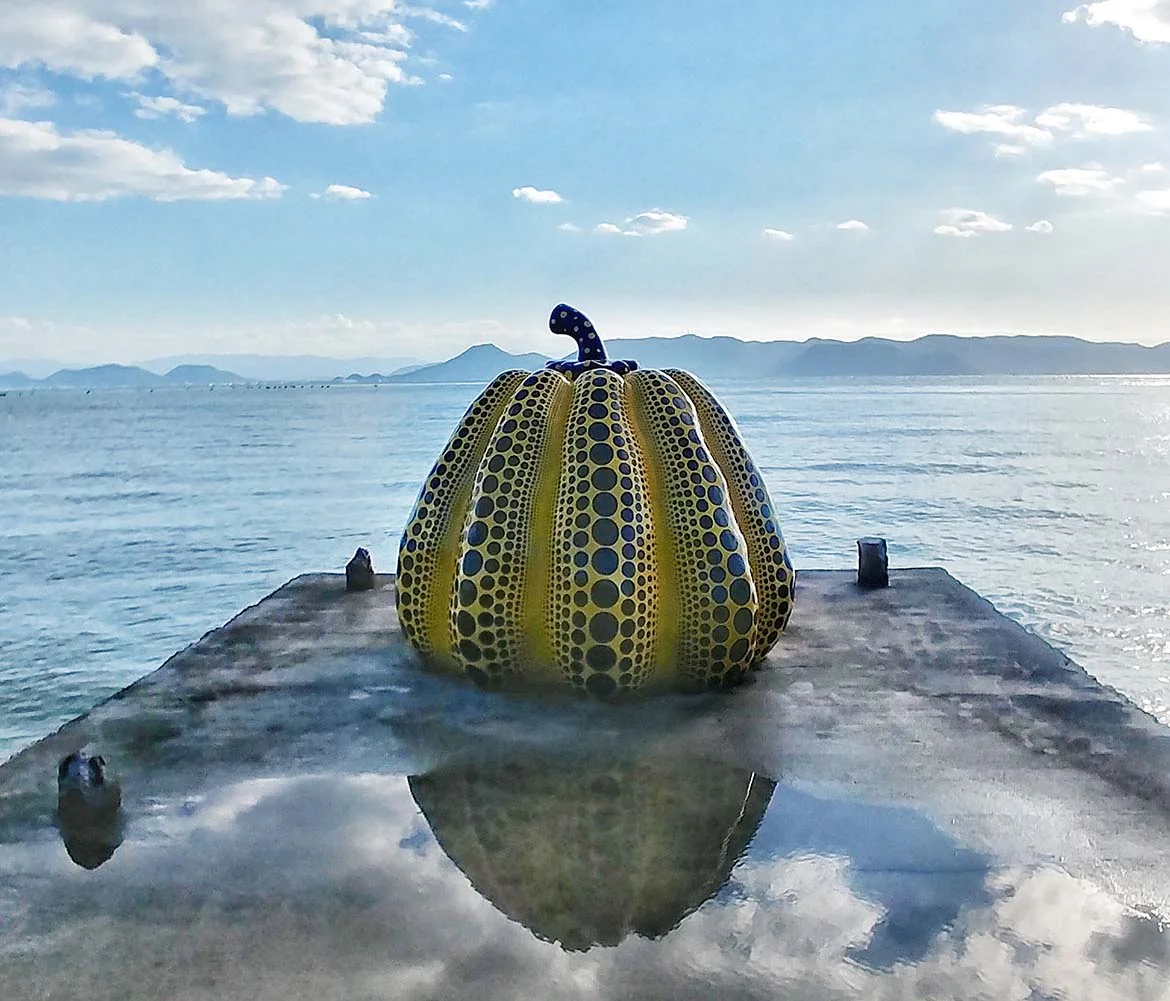 naoshima pumpkin
